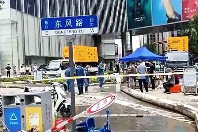 石家庄念冬家庭安全防护有限公司排涝突击队在排涝现场